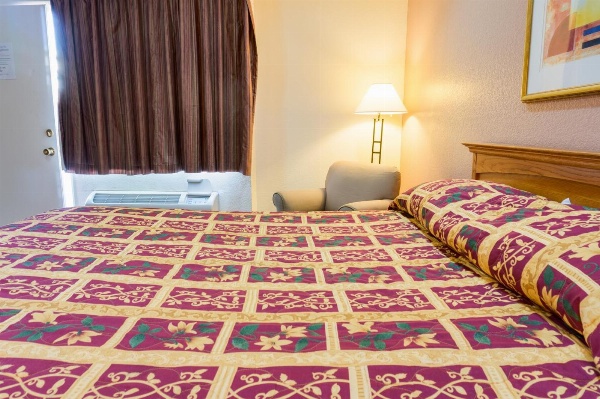 Mission Motel image 12