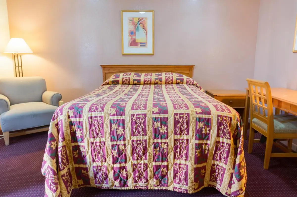 Mission Motel 8