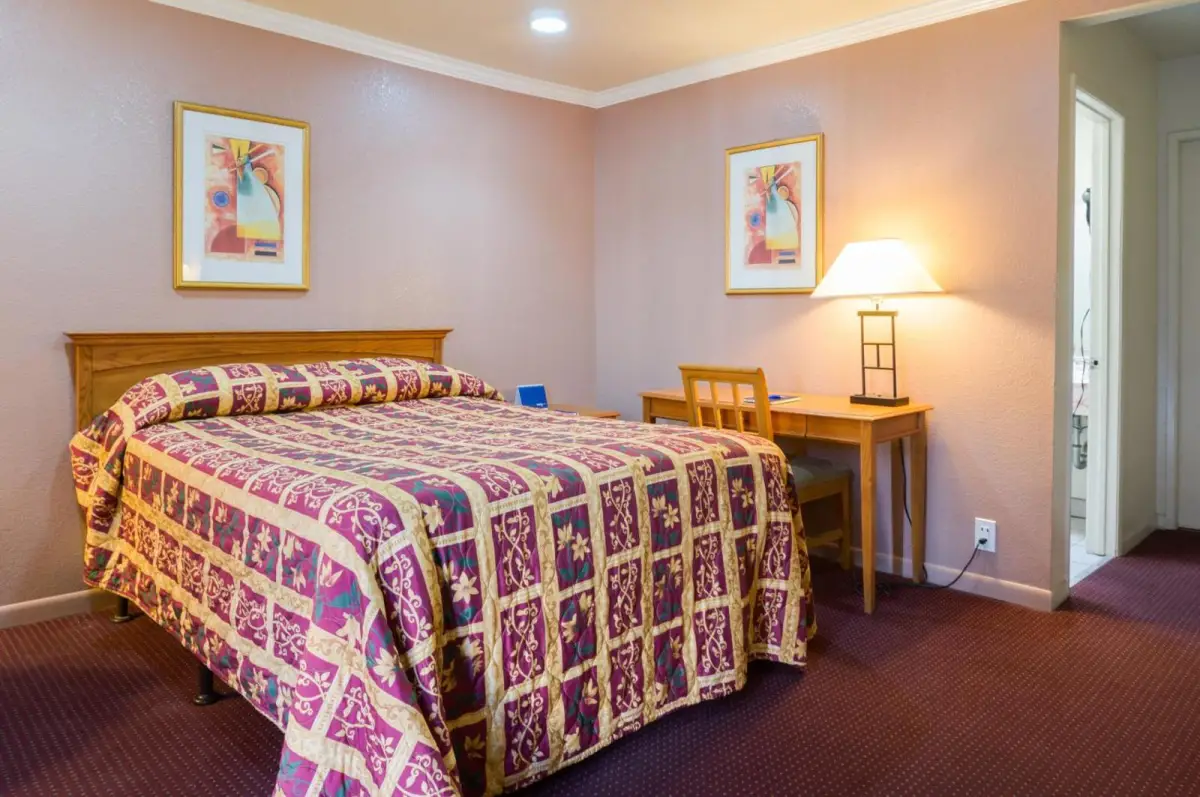 Mission Motel 9